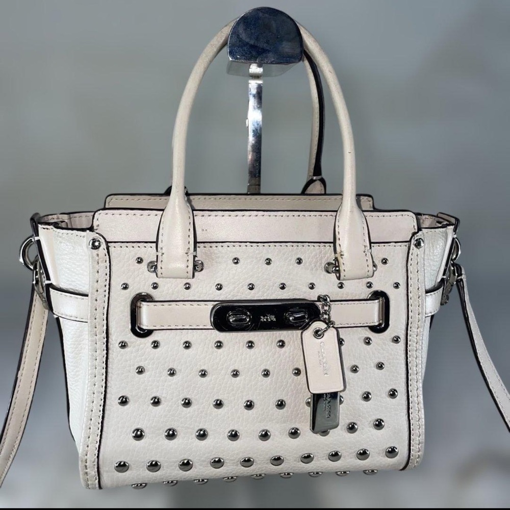 Coach Swagger 21 w/Studs EUC - Picture 2 of 12